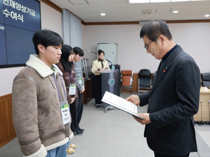 인재양성기금 장학증서 수여식, 이상익 군수 사진