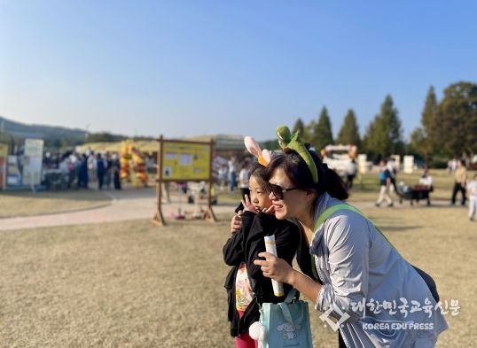 ‘한강’ 노벨문학상 수상에 독서 열풍… 6천 명 이상 ‘경기 다독다독 축제’ 찾아 독서 나들이 즐겨